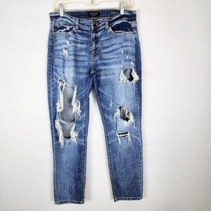 JUDY BLUE- Boyfriend Fit 11/30 Thrashed Destroyed Distressed -Great Fade